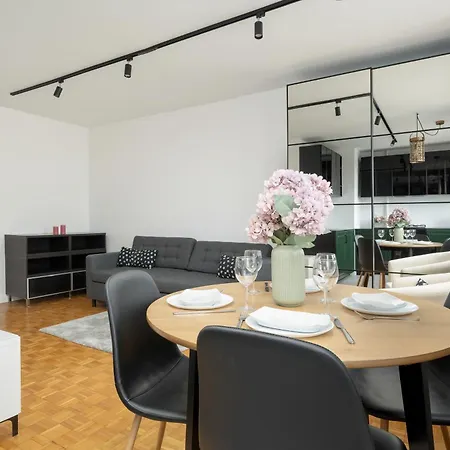 Przytulny Z Wanna Blisko Parku We Wroclawiu By Renters *