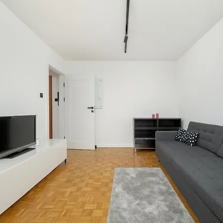 Apartment Przytulny Z Wanna Blisko Parku We Wroclawiu By Renters