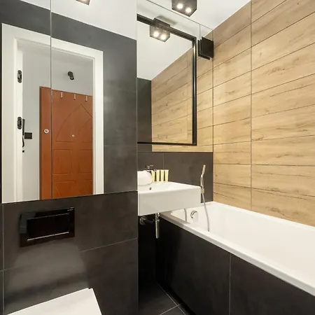 Przytulny Z Wanna Blisko Parku We Wroclawiu By Renters 아파트 브로츠와프
